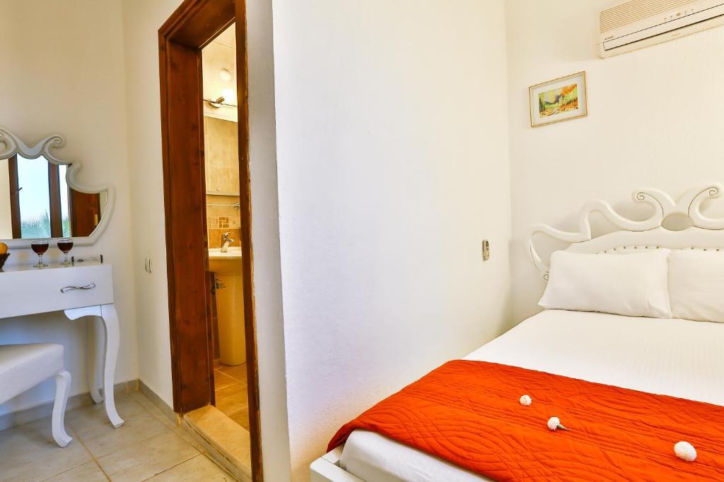 Kekova Theimussa Hotel Kaleucagiz ภายนอก รูปภาพ