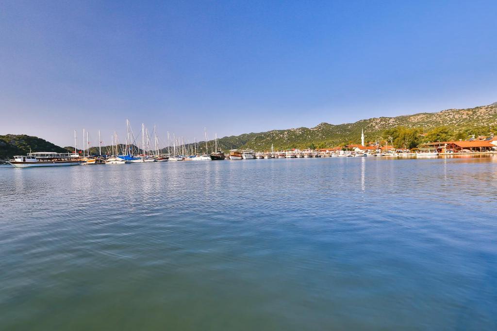 Kekova Theimussa Hotel Kaleucagiz ภายนอก รูปภาพ
